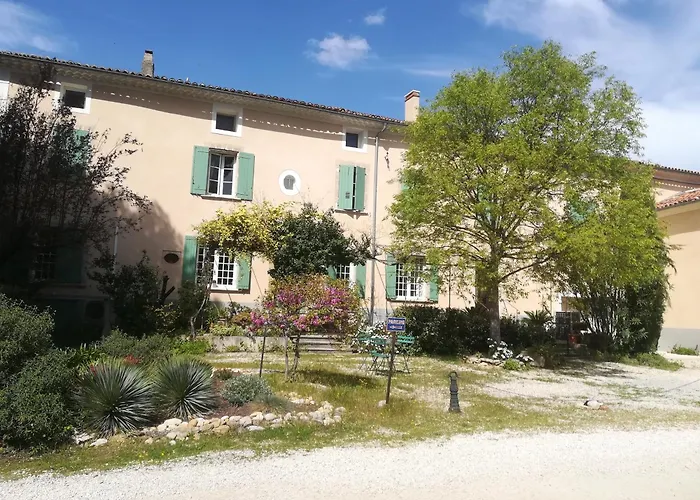 Authentique Maison Du 17E Siecle Dans Propriete Viticole, Idealement Situee