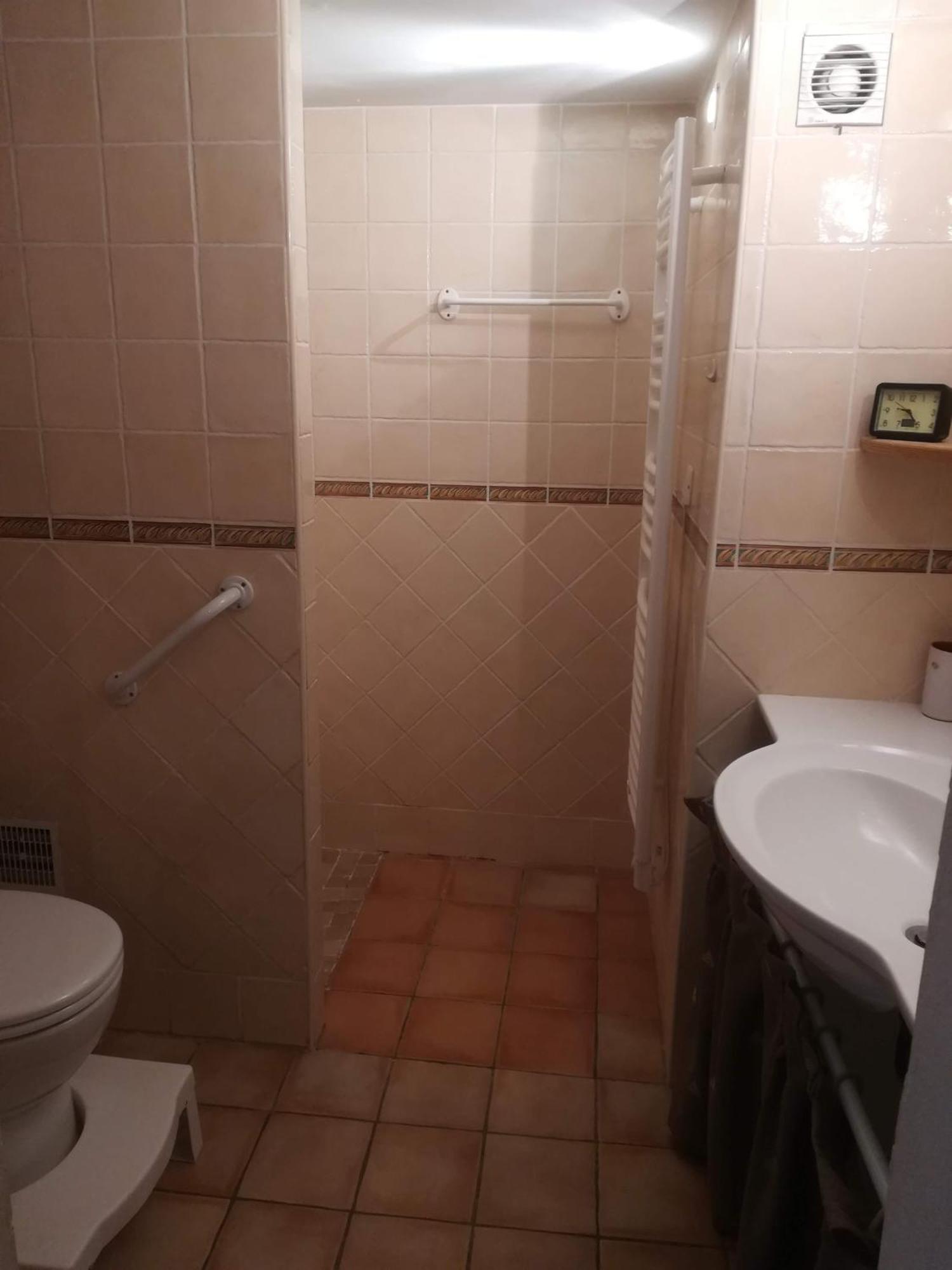 Holiday home Authentique Maison Du 17e Siecle Dans Propriete Viticole, Idealement Situee *