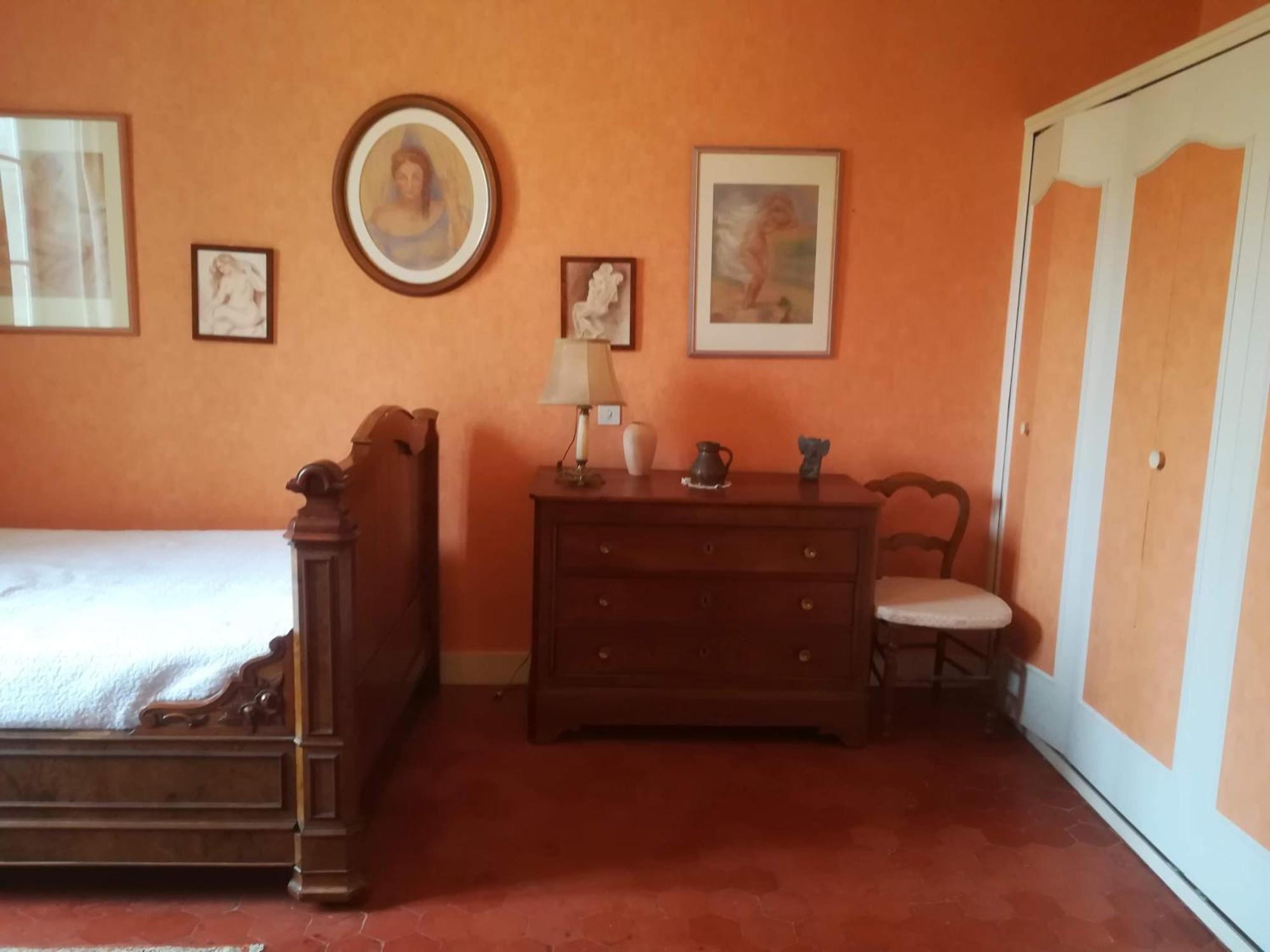 Authentique Maison Du 17e Siecle Dans Propriete Viticole, Idealement Situee